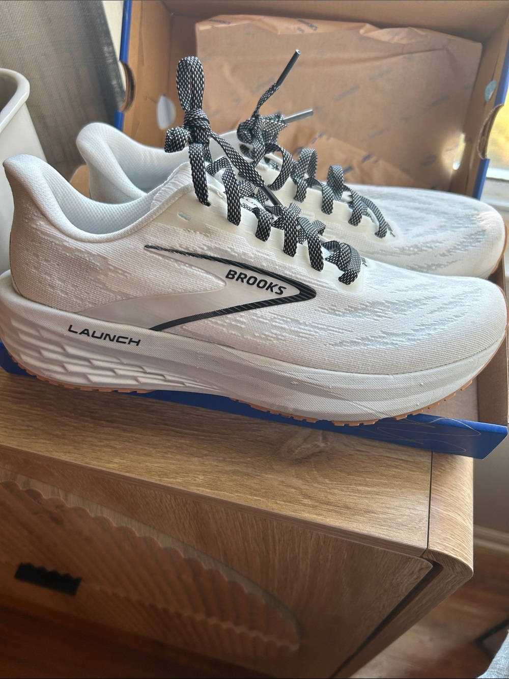 Brooks Launch 11 Running Shoes - White with Gum Sole - Picture 1 of 10